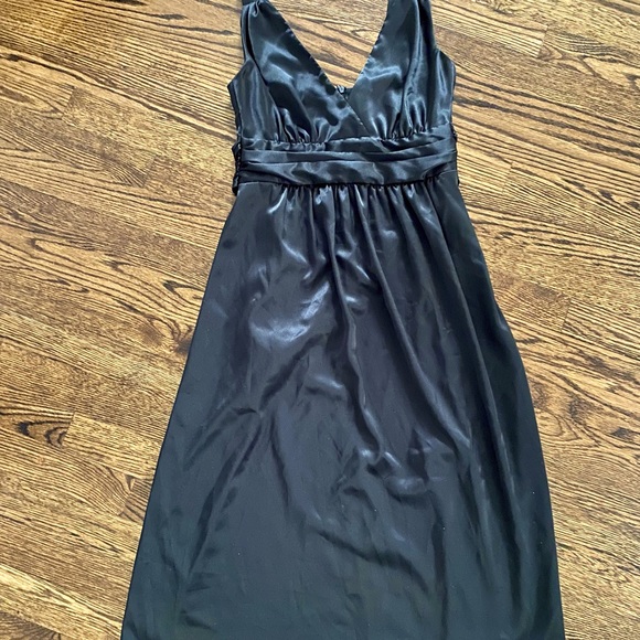 ✨host pick✨ Ripe Australia Maternity Black Satin Dress + Waist Tie (XS) - Picture 1 of 9